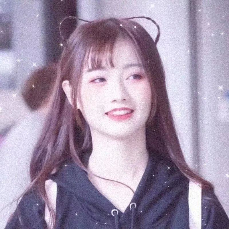 一线女星私下抽烟，深夜内幕曝光，经纪人连夜公关